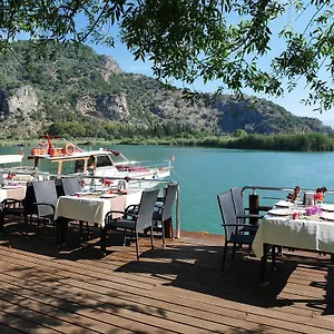 ** Otel Longhouse Türkiye